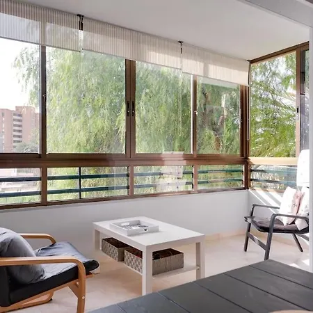 2 Bed Near The With Pool Apartamento *
